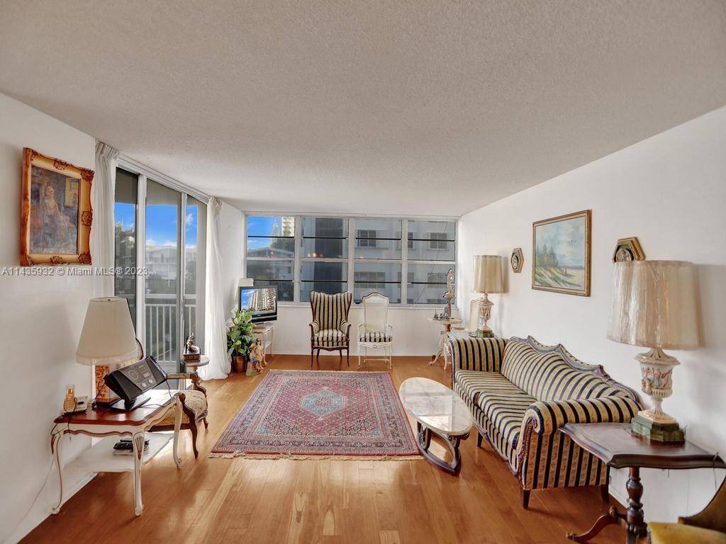Aventura, FL 33160,18051 Biscayne Blvd #304
