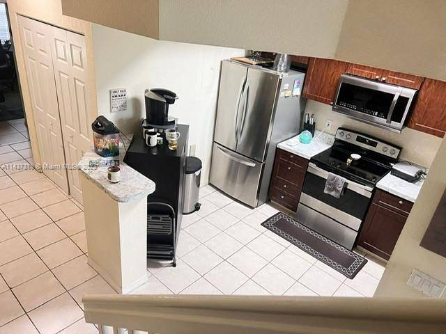 Sunrise, FL 33325,705 SW 148th Ave #209