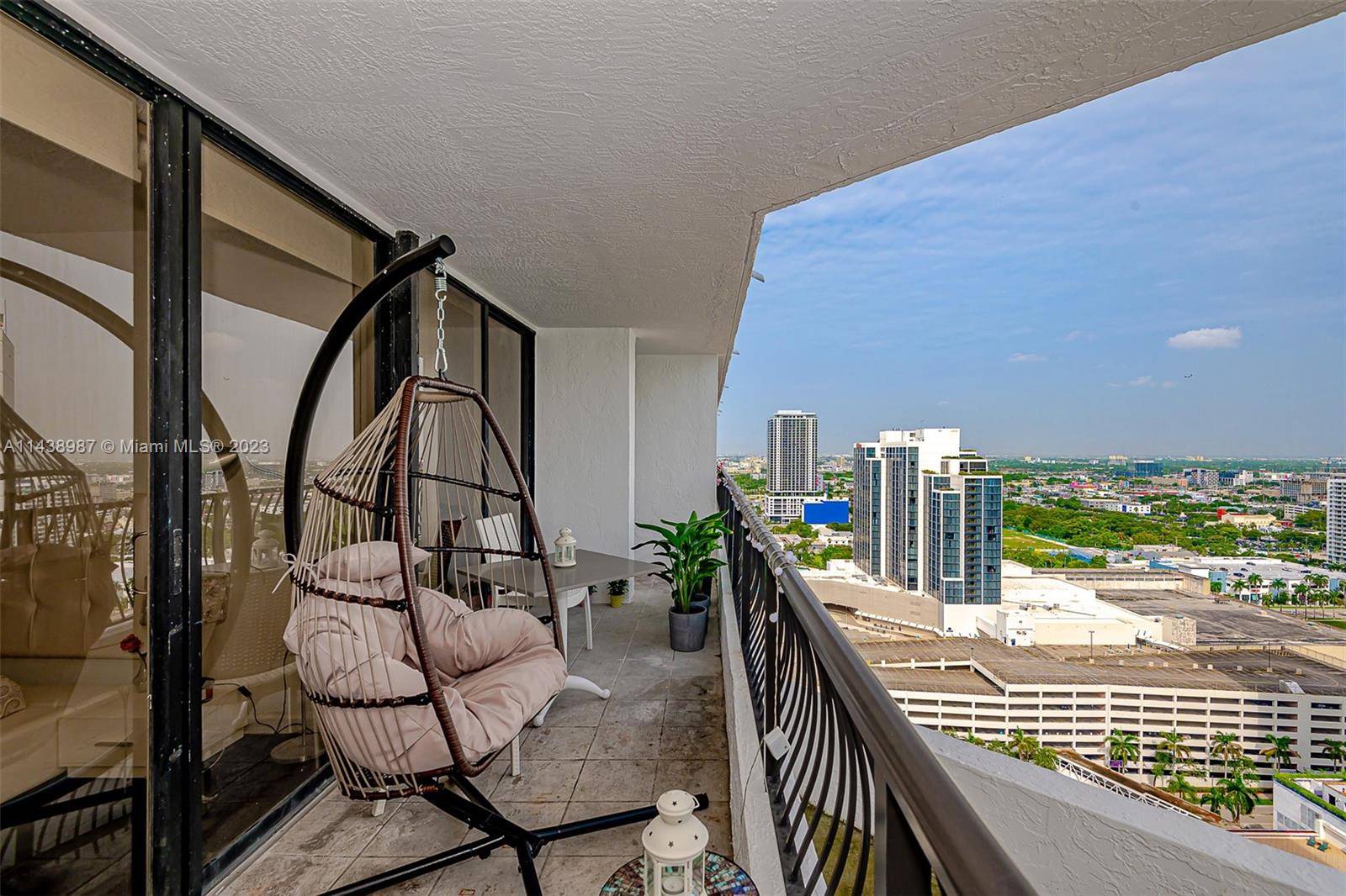 Miami, FL 33132,555 NE 15th St #32E