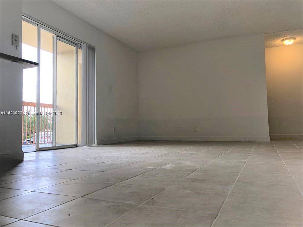 Tamarac, FL 33321,7640 Westwood Dr #414