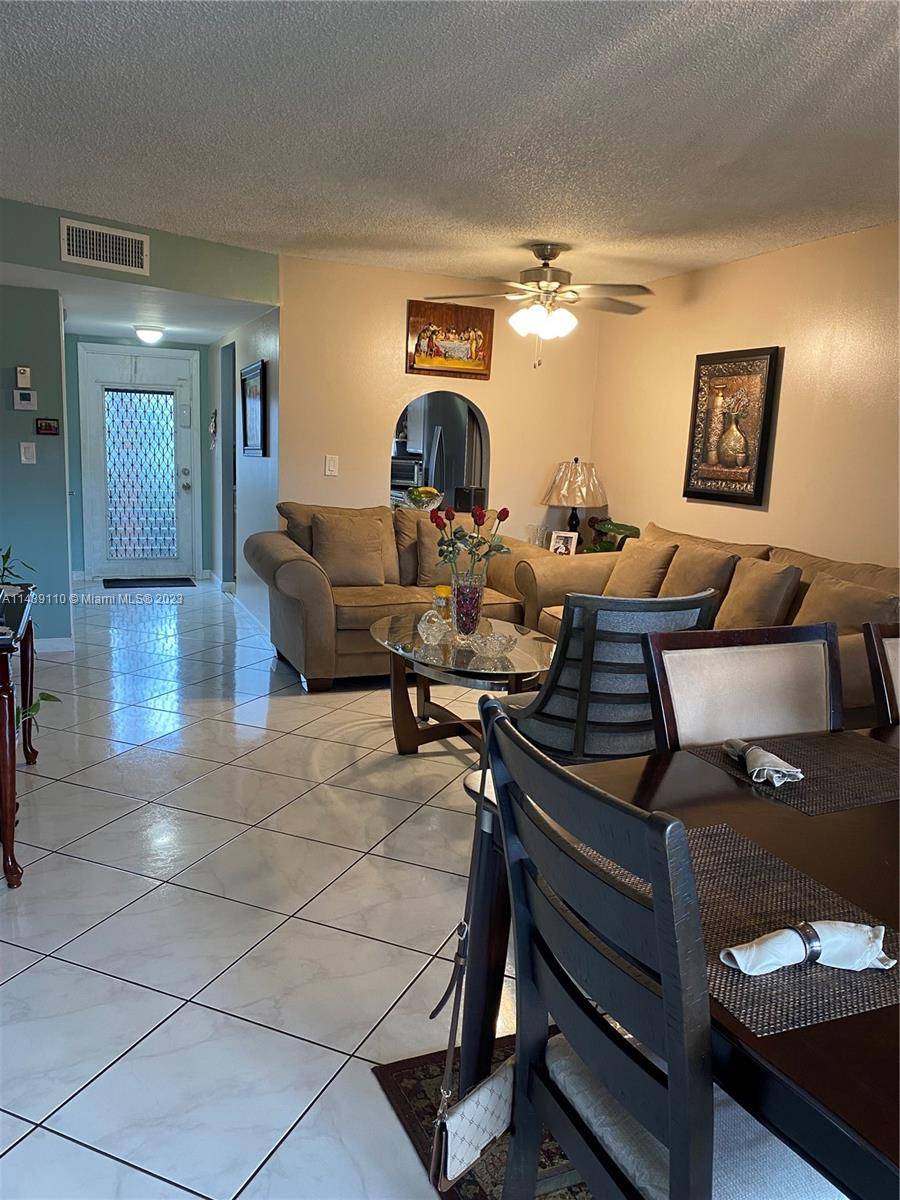 Sunrise, FL 33322,8345 Sunrise Lakes Blvd #110