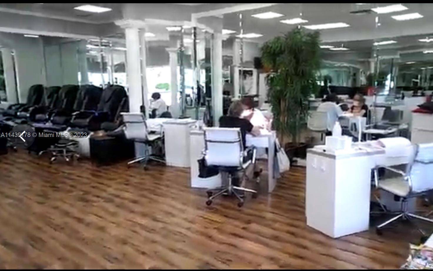 North Miami, FL 33181,123 ST