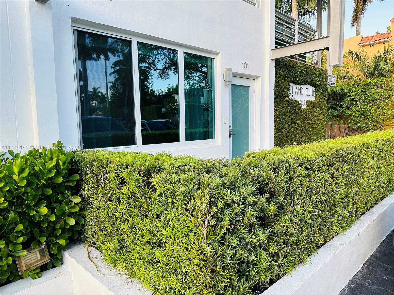 Miami Beach, FL 33139,405 N Hibiscus Dr #101