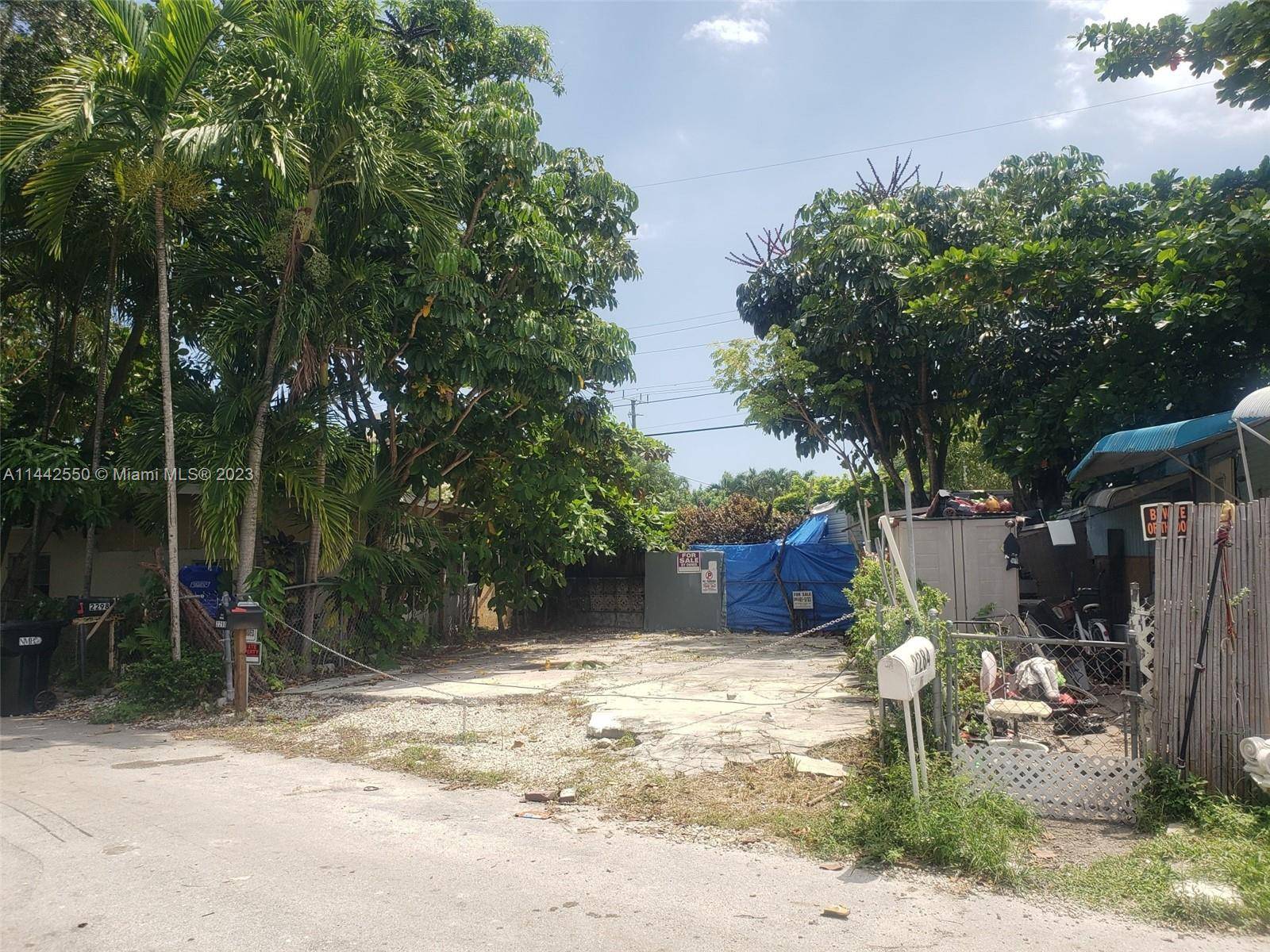 North Miami Beach, FL 33181,2290 NE 135th Ln
