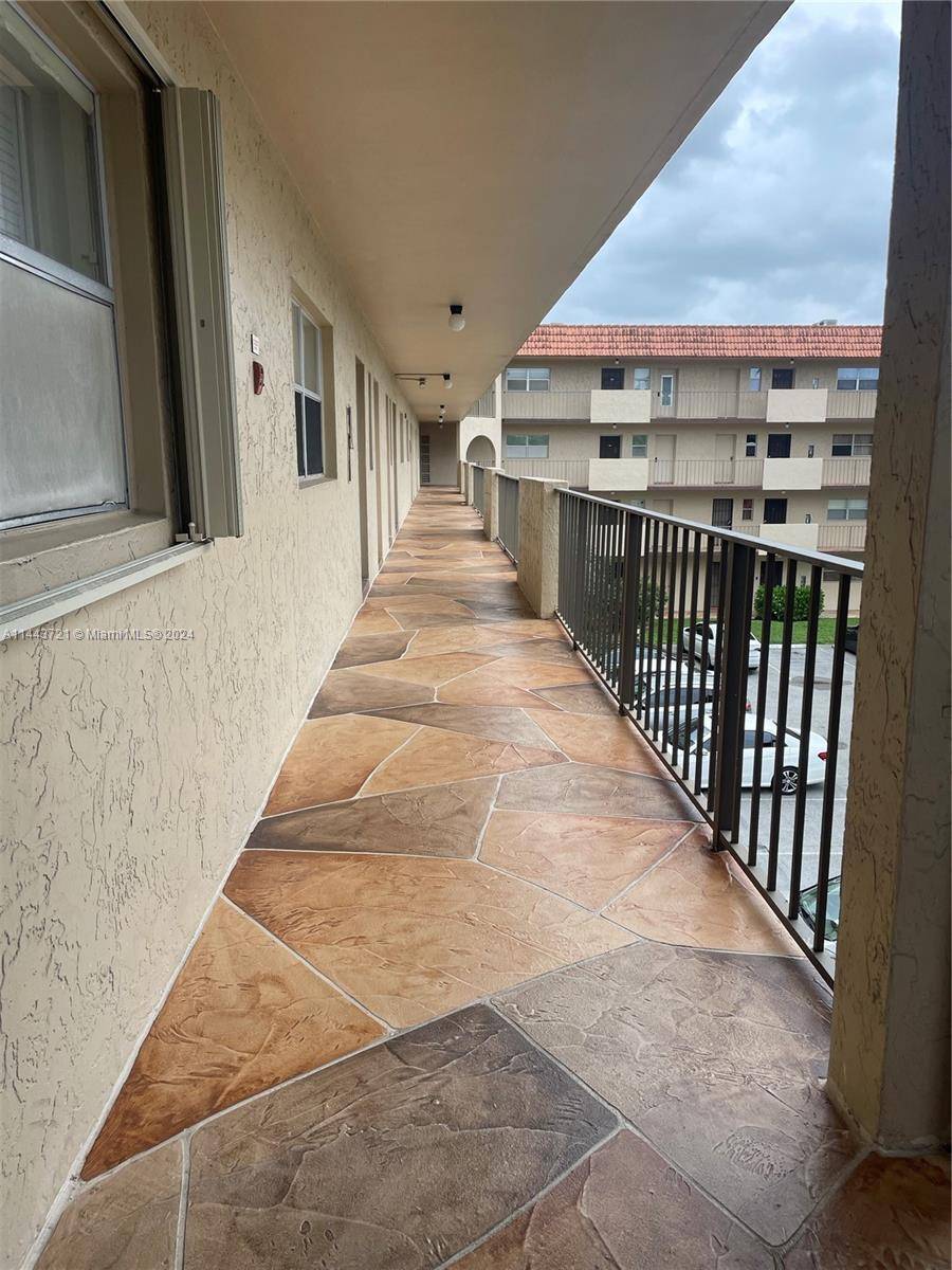 Lauderhill, FL 33319,6361 N Falls Cir Dr #314