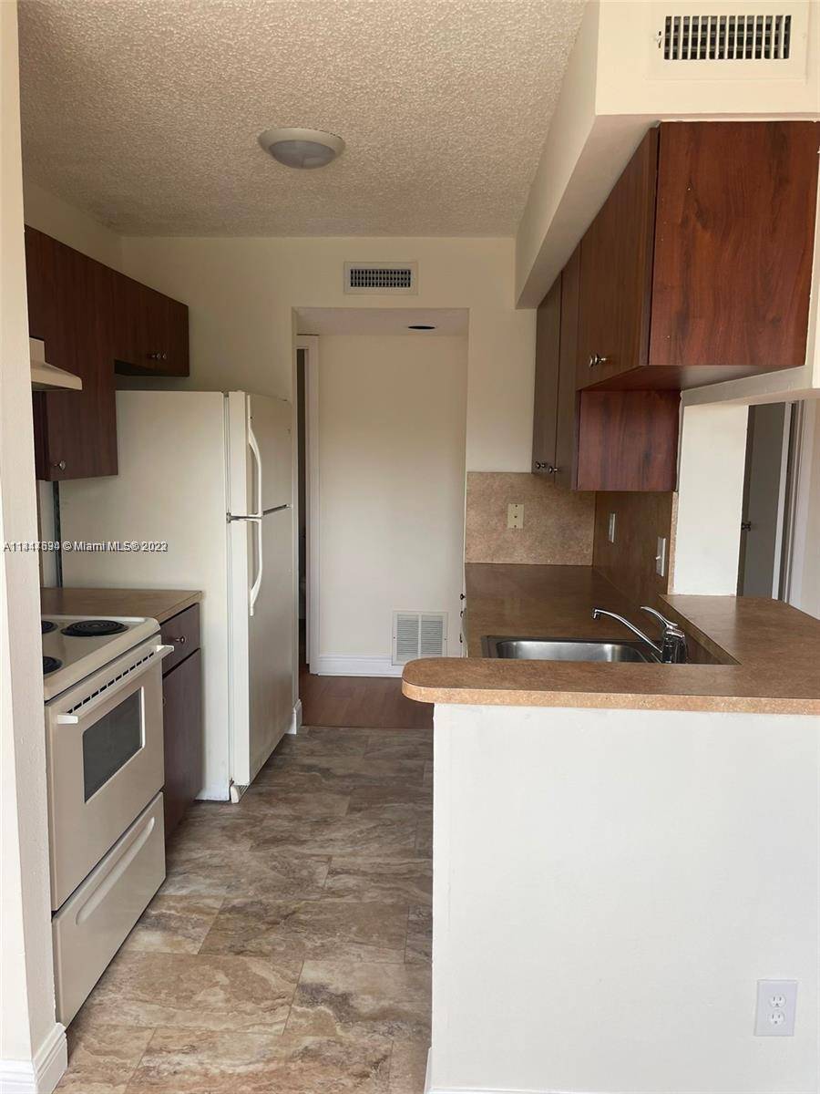 Pembroke Pines, FL 33025,Address not disclosed