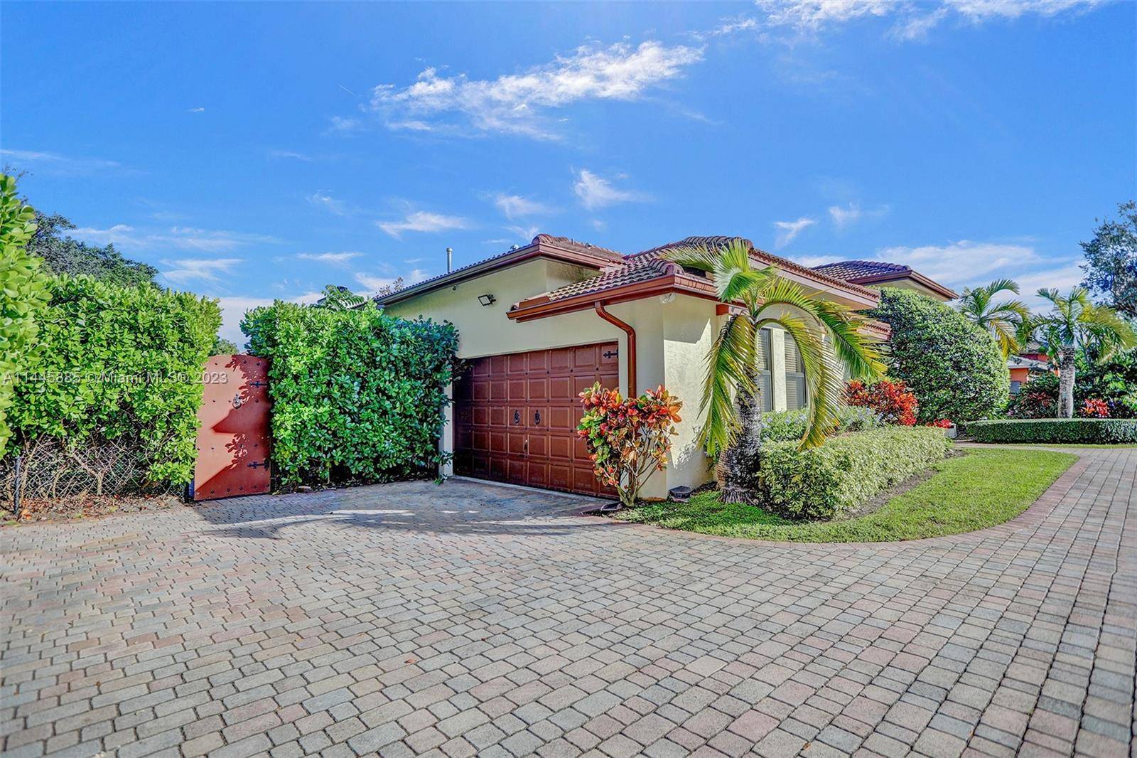 Pinecrest, FL 33156,9801 SW 73rd Ave