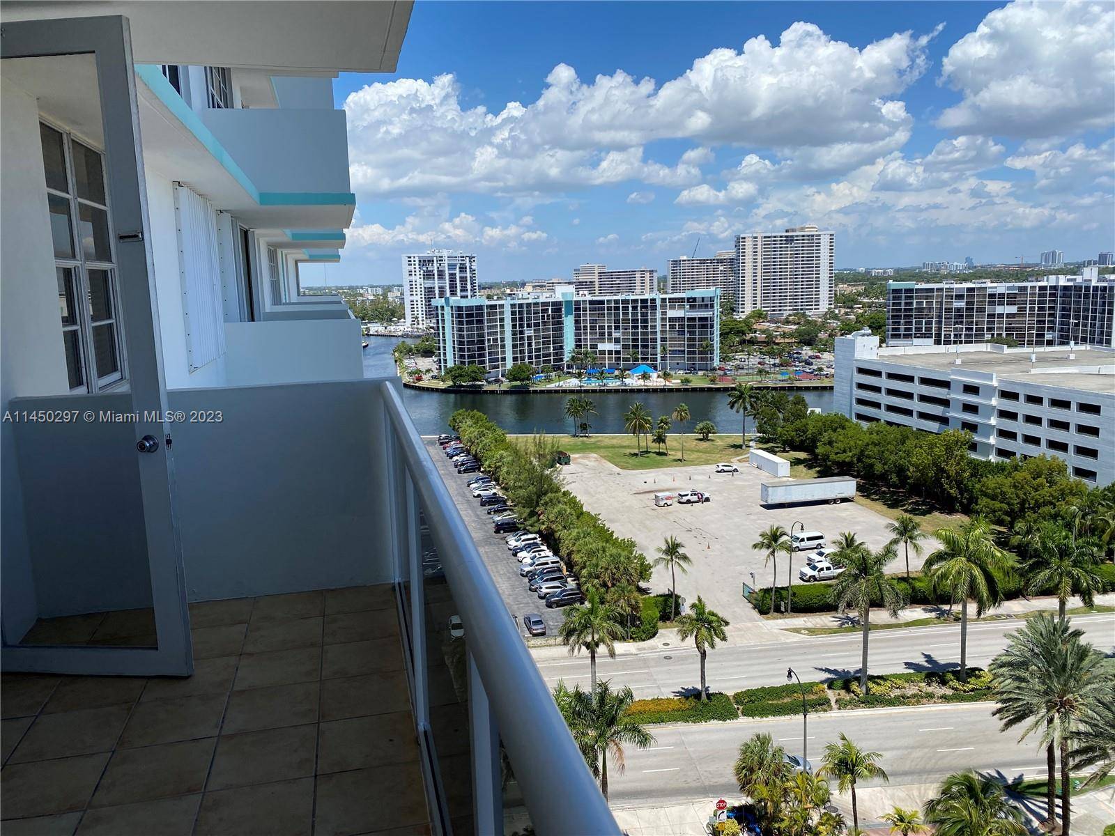 Hollywood, FL 33019,3725 S Ocean Dr #1521