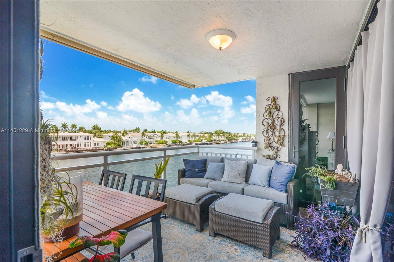 Hollywood, FL 33019,1600 S Ocean Dr #4E