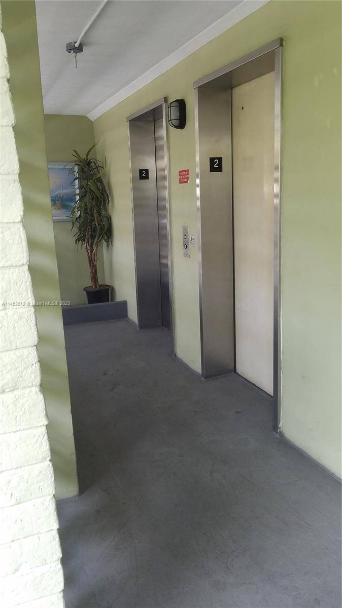 Hollywood, FL 33020,1425 Arthur St #216B