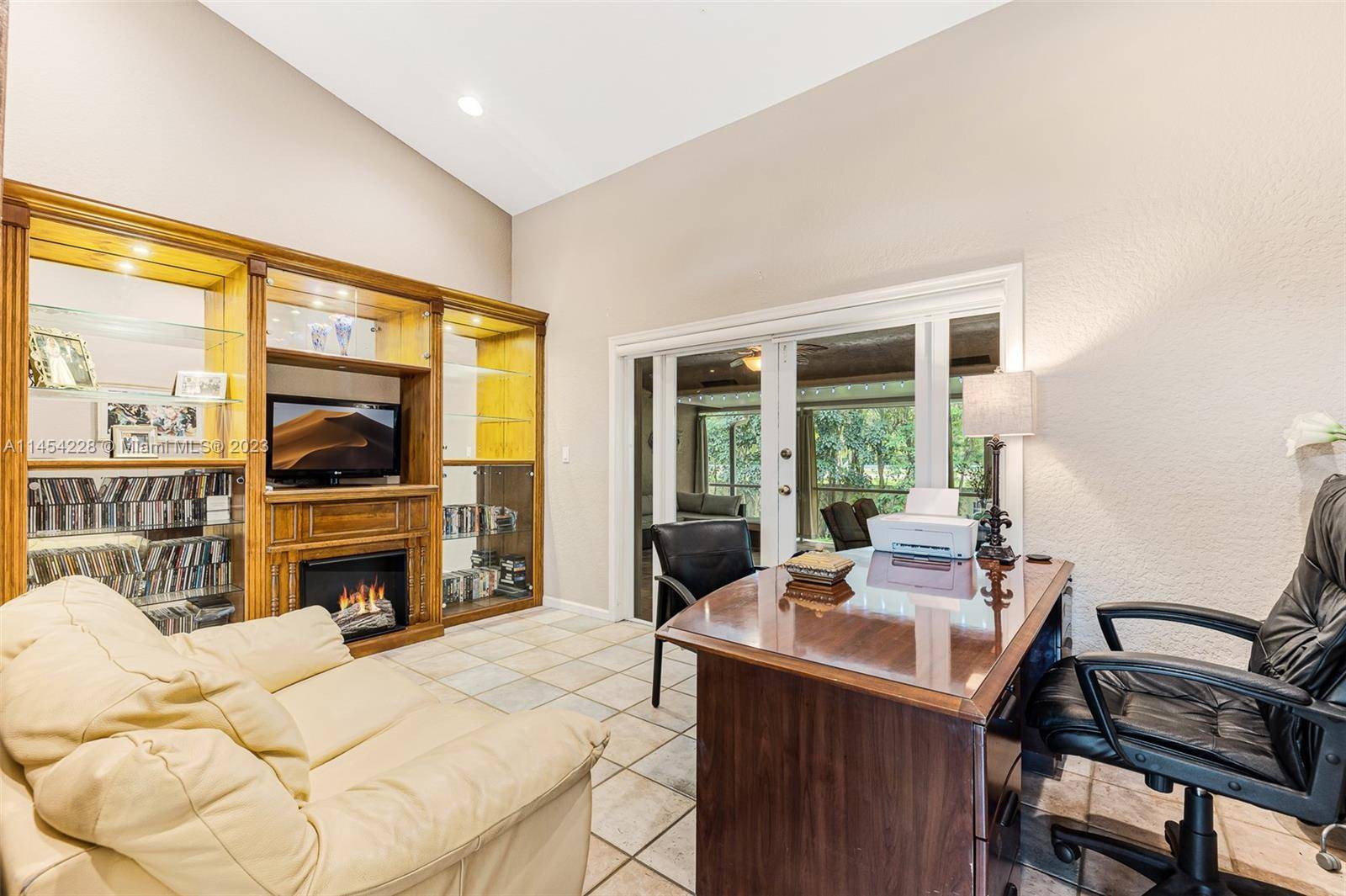 Davie, FL 33314,4420 SW 74th Way