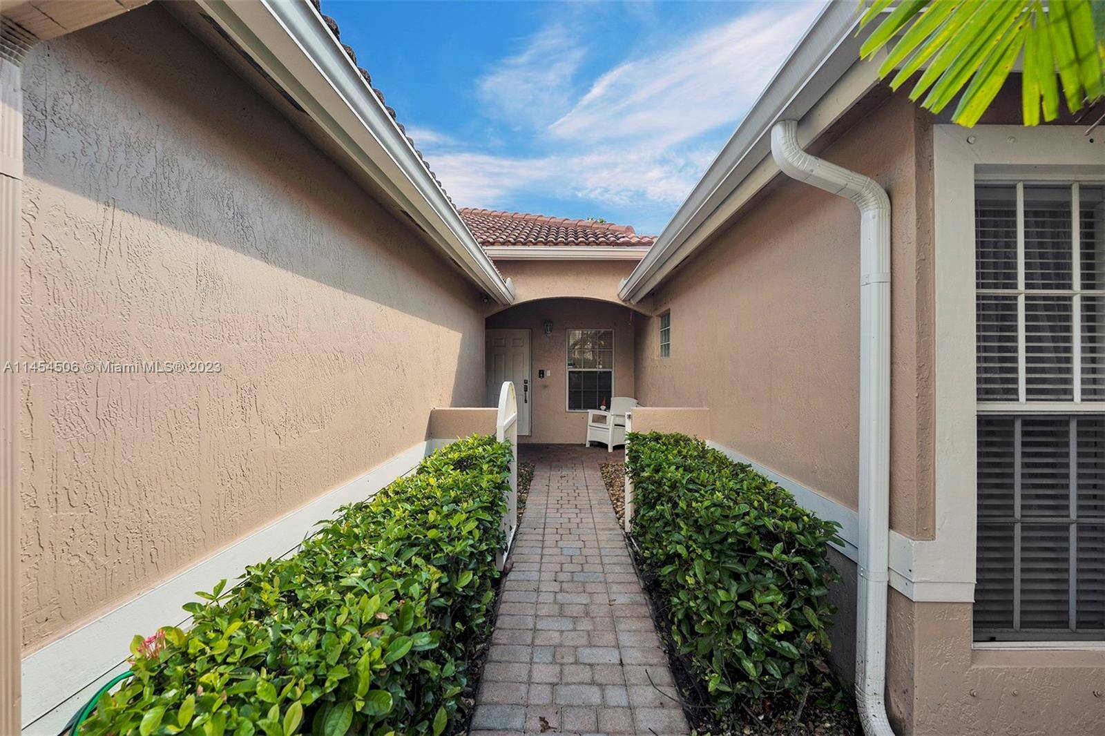 Pembroke Pines, FL 33028,13080 NW 5th St