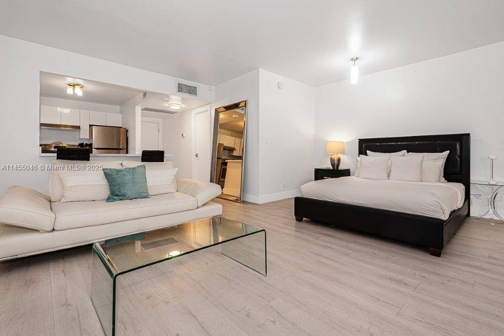 Miami Beach, FL 33139,2301 Collins Ave #341
