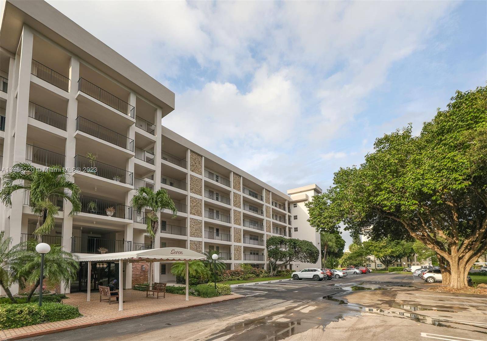 Pompano Beach, FL 33069,2801 N Palm Aire Dr #201
