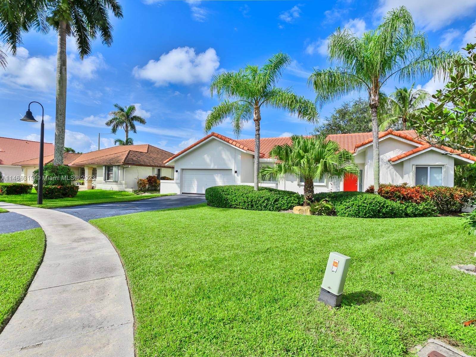 Davie, FL 33324,1501 W Oak Knoll Cir