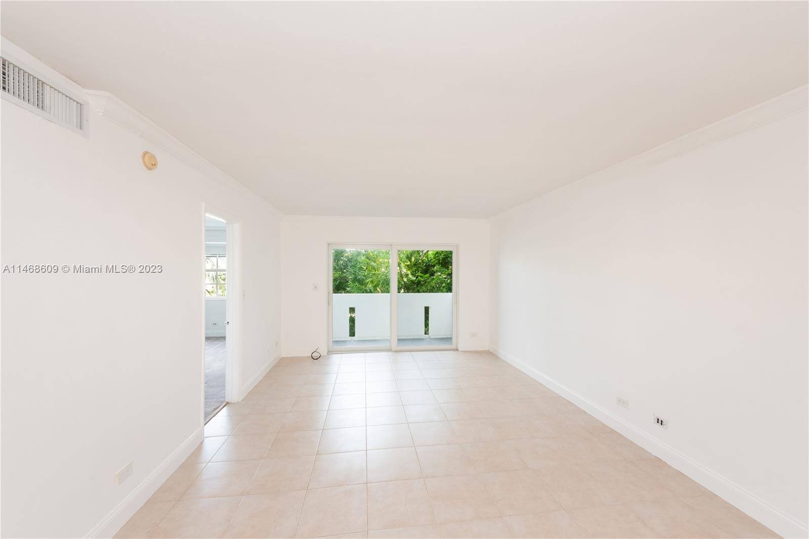 Key Biscayne, FL 33149,300 Galen Dr #305