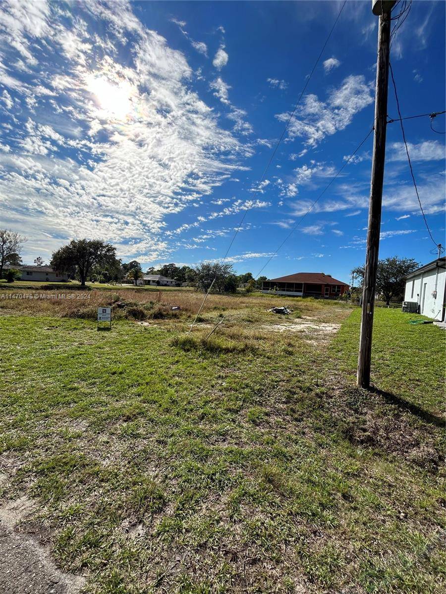 Lehigh Acres, FL 33971,801 Douglas Ave N