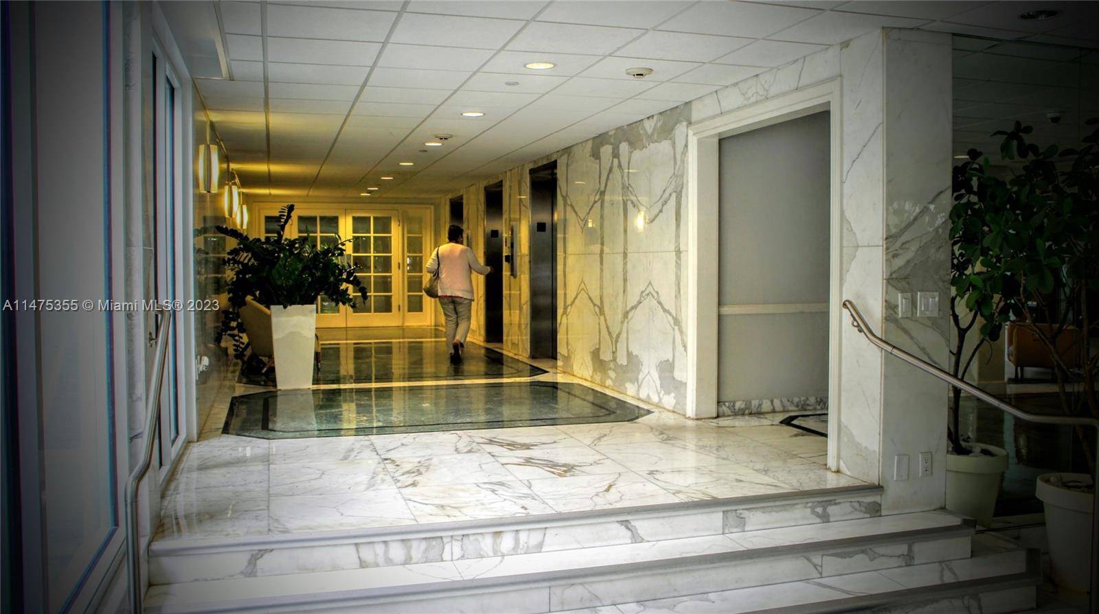 Key Biscayne, FL 33149,199 Ocean Lane Dr #812