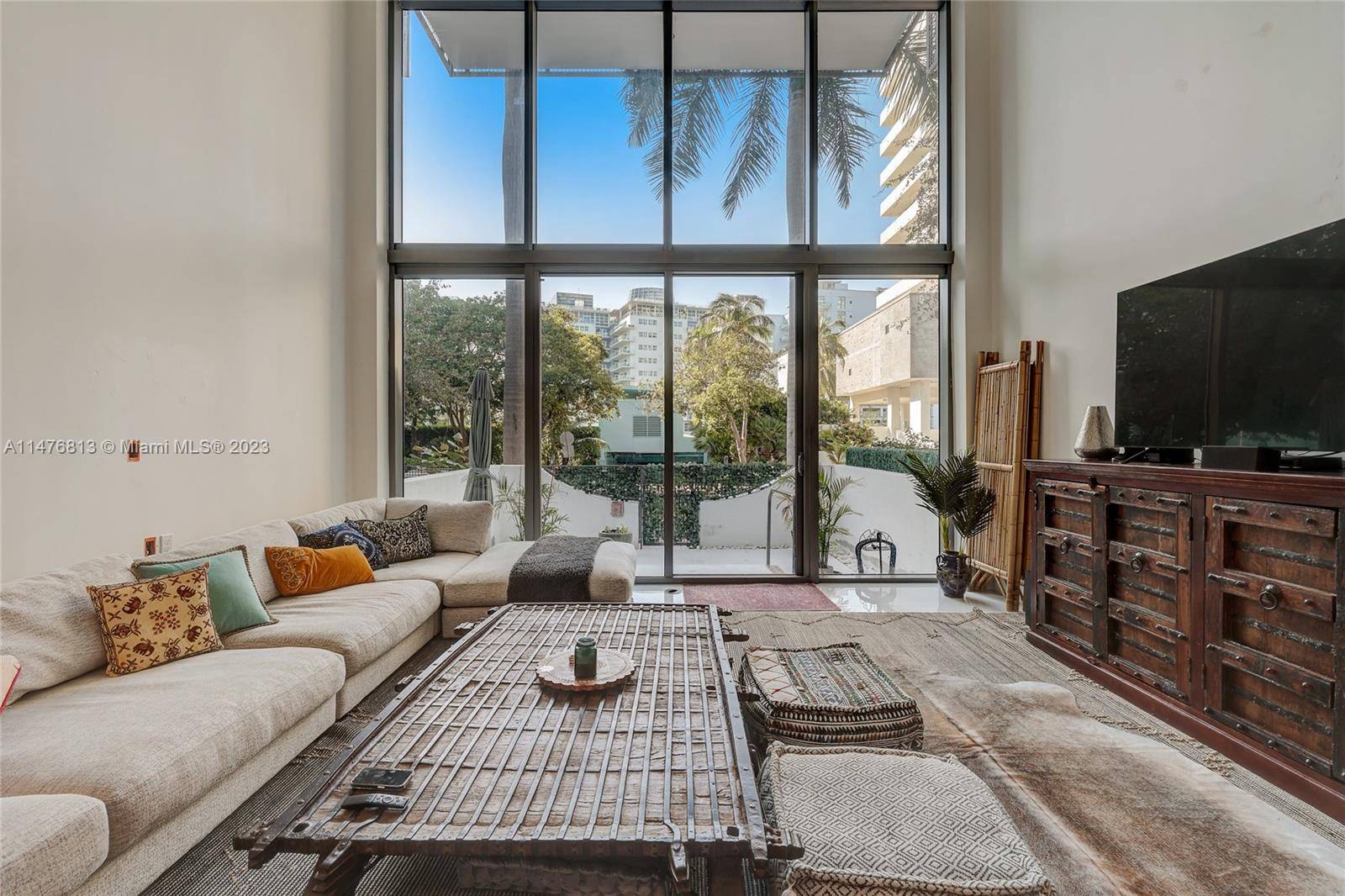 Miami Beach, FL 33140,6000 Collins Ave #104