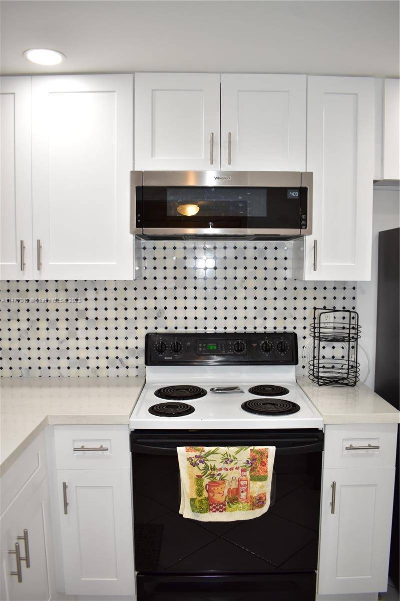 Sunrise, FL 33322,9420 Sunrise Lakes Blvd #112