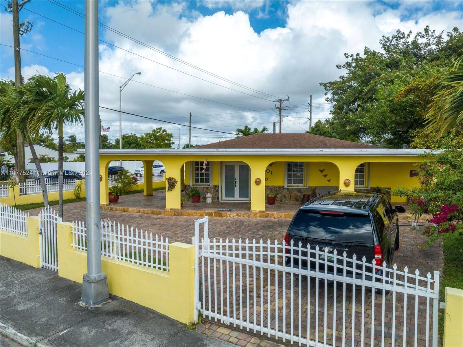 Hialeah, FL 33013,901 E 32nd St