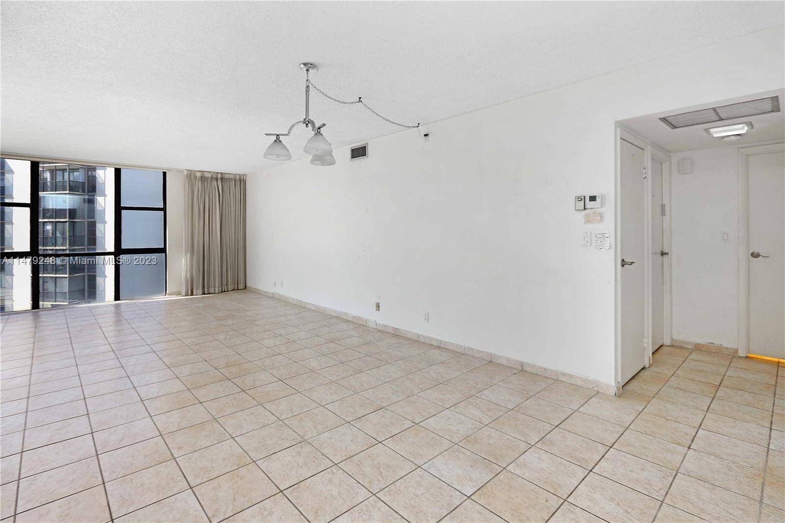 Aventura, FL 33180,20379 W Country Club Dr #2439