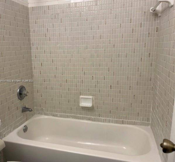 Hallandale Beach, FL 33009,421 NE 1st St #204