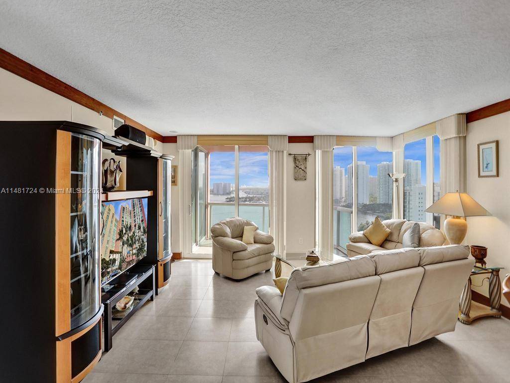 Aventura, FL 33180,3370 Hidden Bay Dr #1709