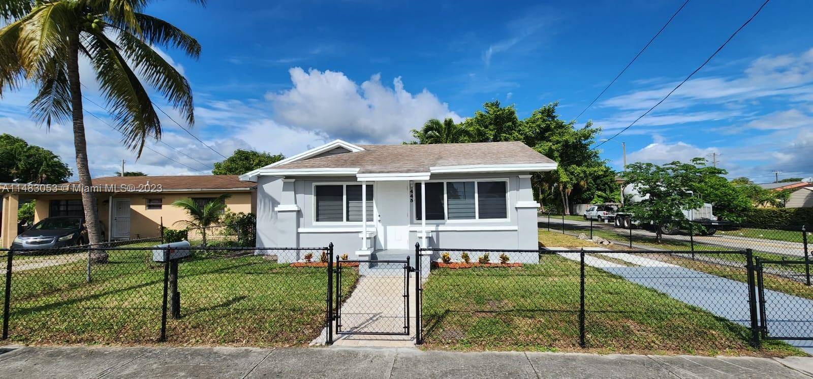 North Miami Beach, FL 33162,445 NE 171 ST