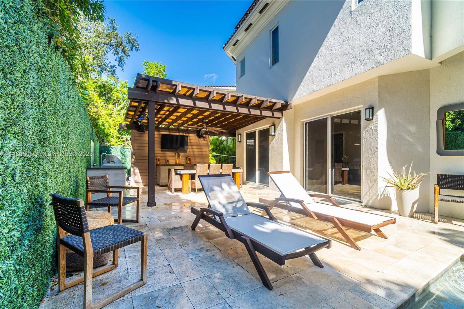 Miami, FL 33129,2752 Brickell Ct