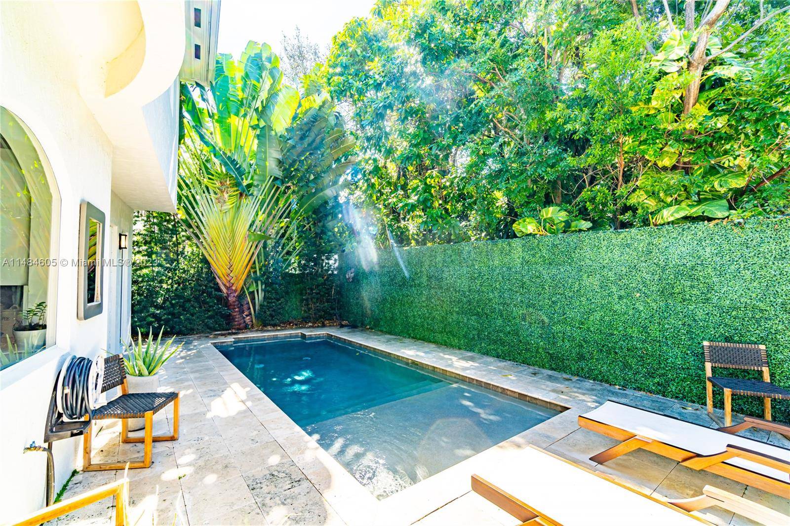 Miami, FL 33129,2752 Brickell Ct