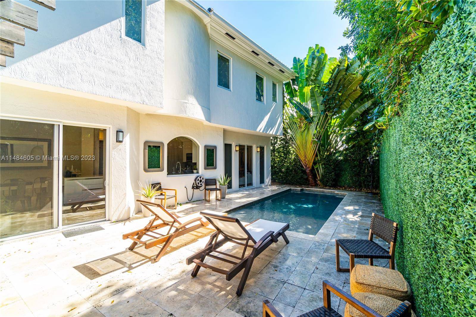 Miami, FL 33129,2752 Brickell Ct