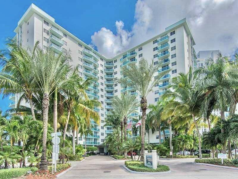 Hollywood, FL 33019,3901 S Ocean Dr #2B