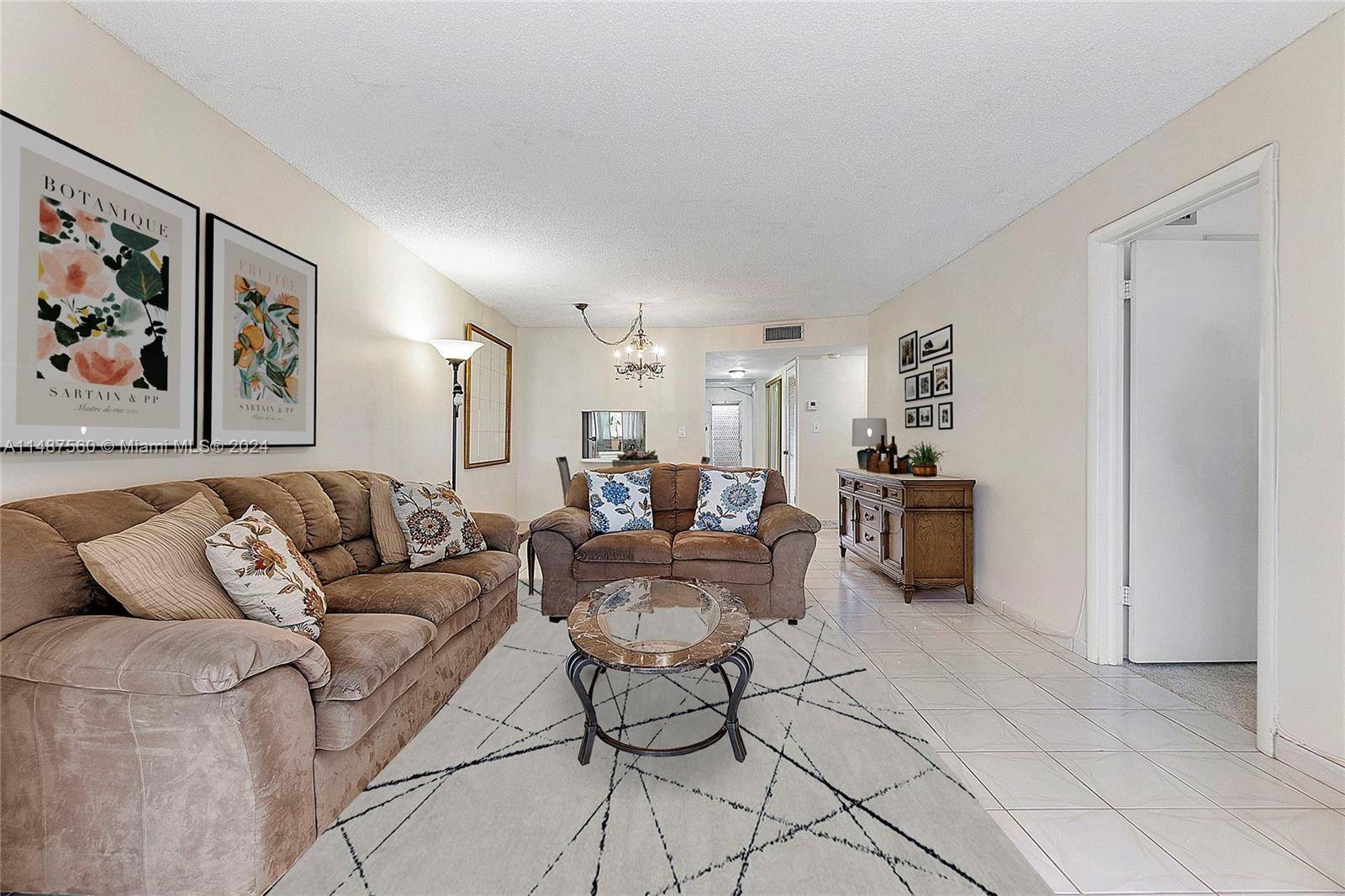 Sunrise, FL 33322,2871 E Sunrise Lakes Dr #211