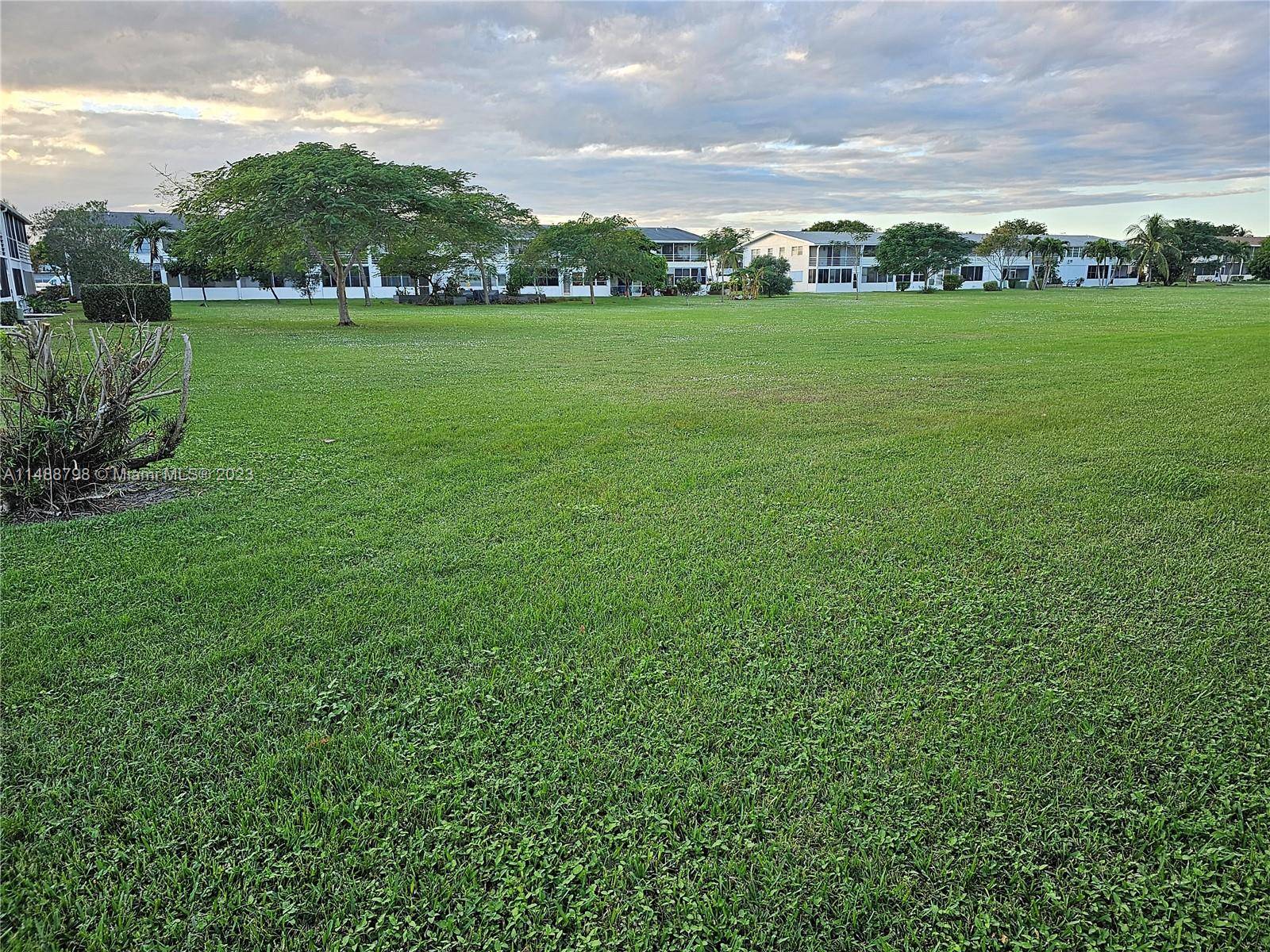 West Palm Beach, FL 33417,97 E Berkshire  E #97