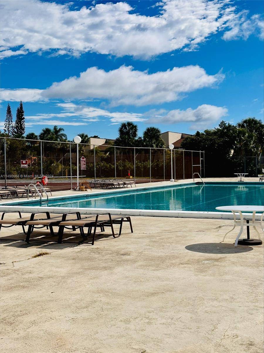 West Palm Beach, FL 33401,480 Executive Center Dr #5N