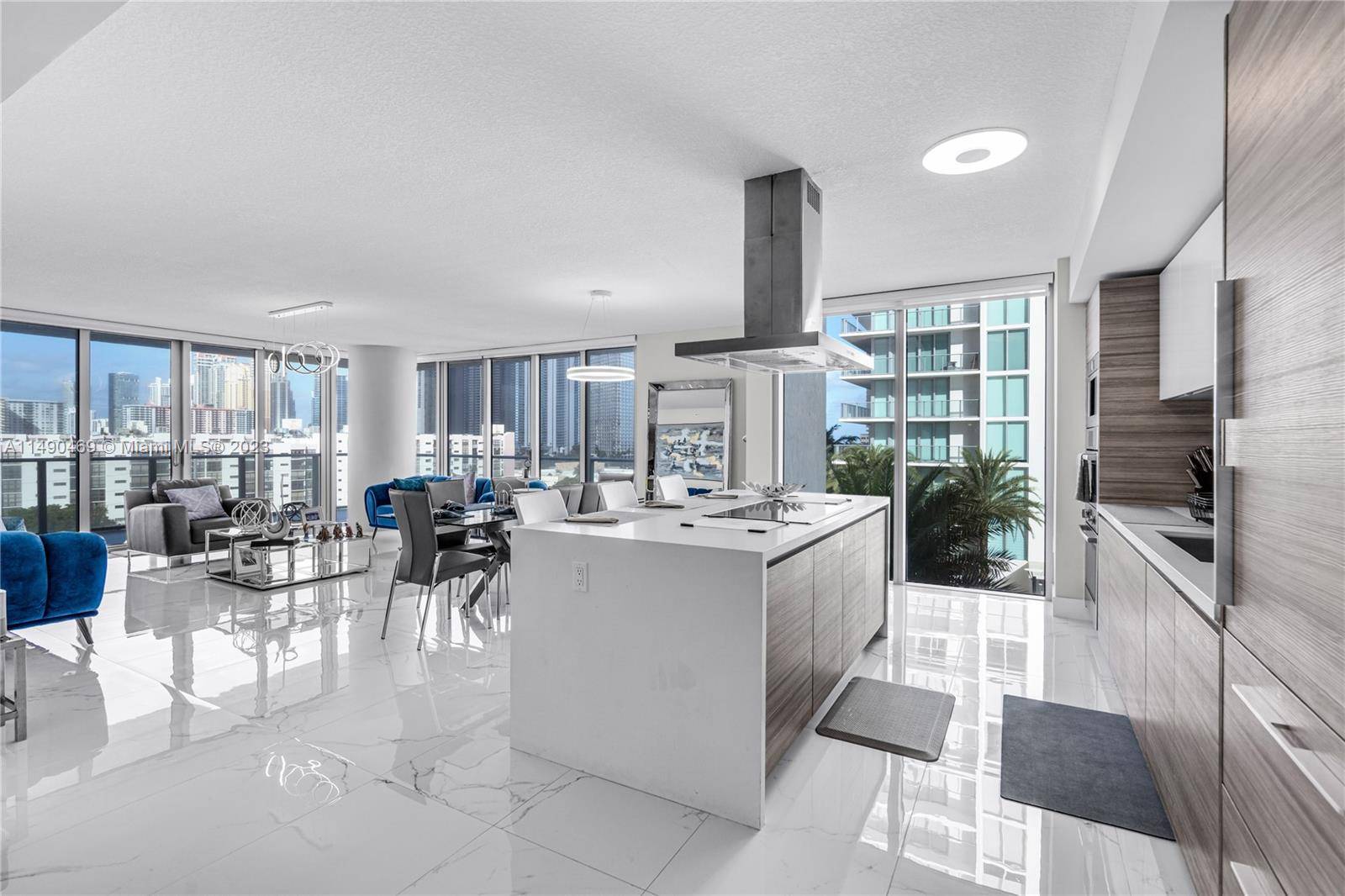 Sunny Isles Beach, FL 33160,330 Sunny Isles Blvd #5-807