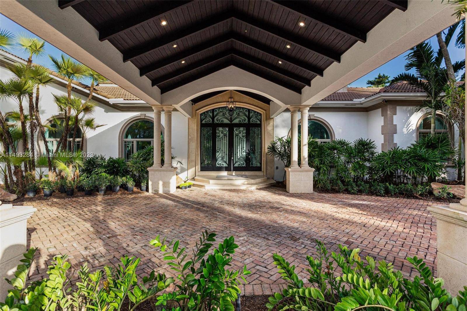 Pinecrest, FL 33156,11025 SW 62nd Ave