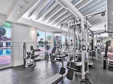 Miami Beach, FL 33140,2457 Collins Ave #508