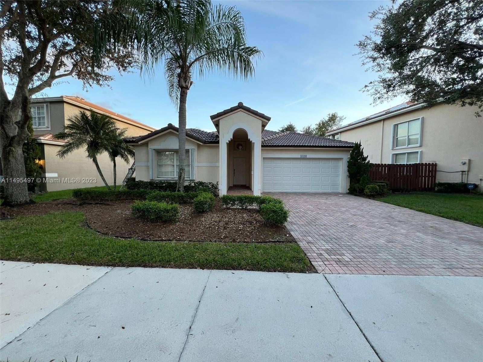 Weston, FL 33331,16406 Sapphire Pl