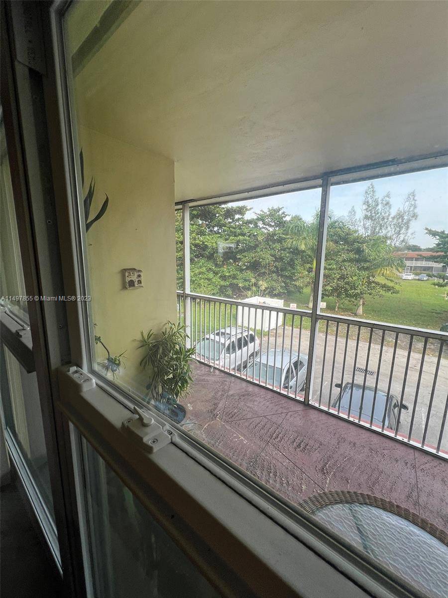 Hollywood, FL 33020,2905 Pierce St #14