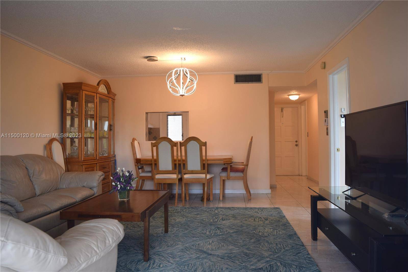 Lauderdale Lakes, FL 33319,4270 NW 40th St #306