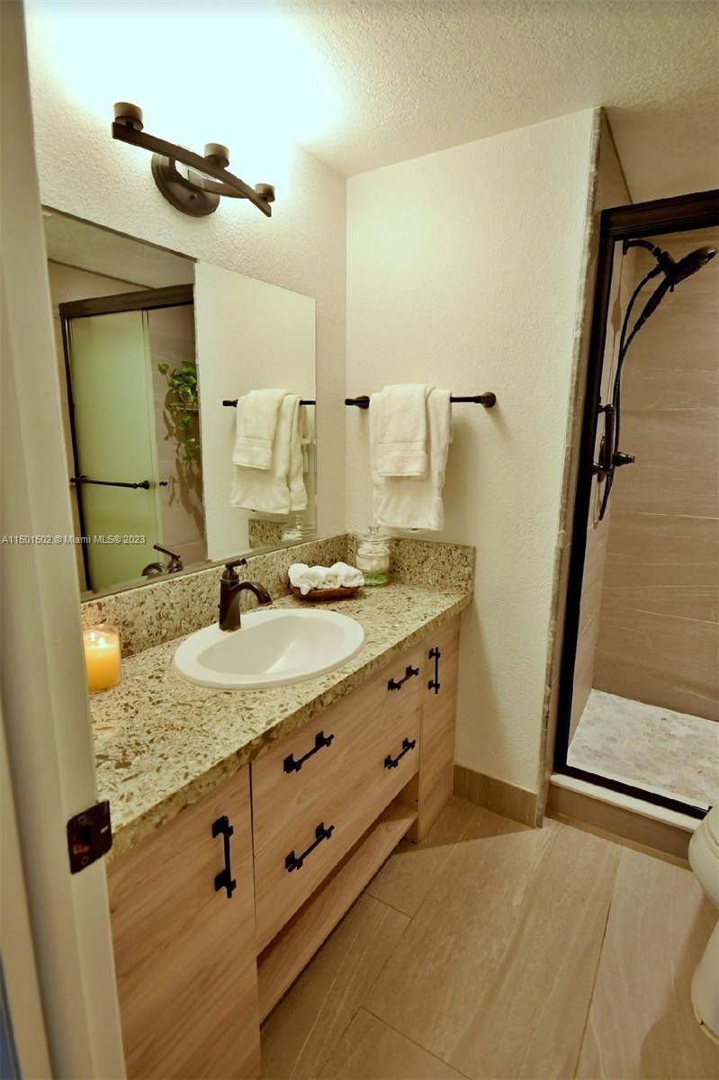 Sunrise, FL 33322,8280 Sunrise Lakes Blvd #103