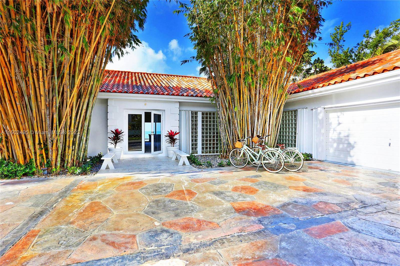 Key Biscayne, FL 33149,520 S MASHTA DR