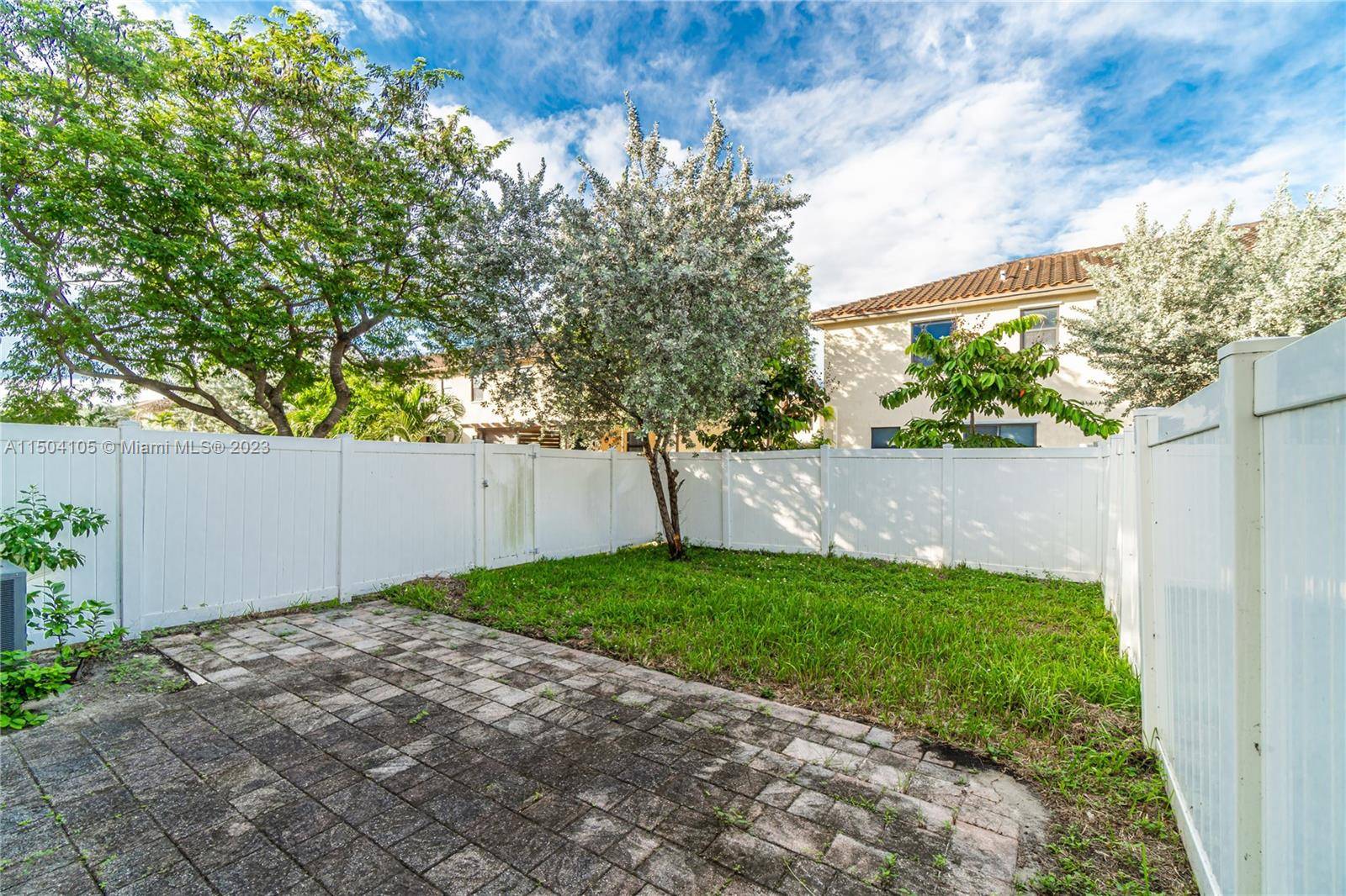 Hialeah, FL 33018,3335 W 90th Ter #3335