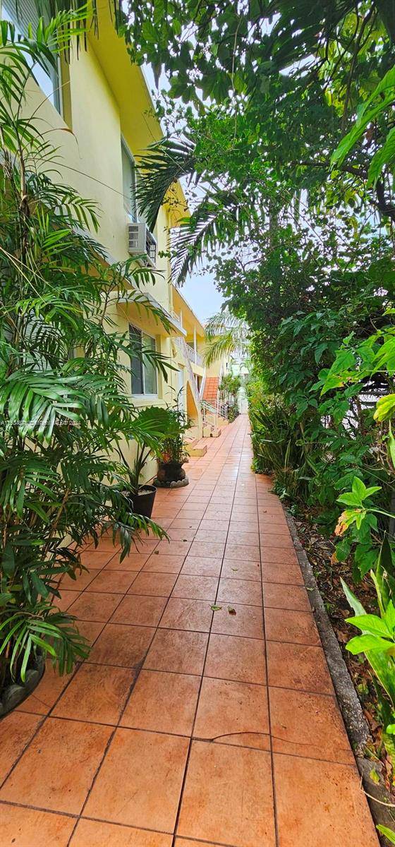 Miami Beach, FL 33141,6831 Abbott Ave #3