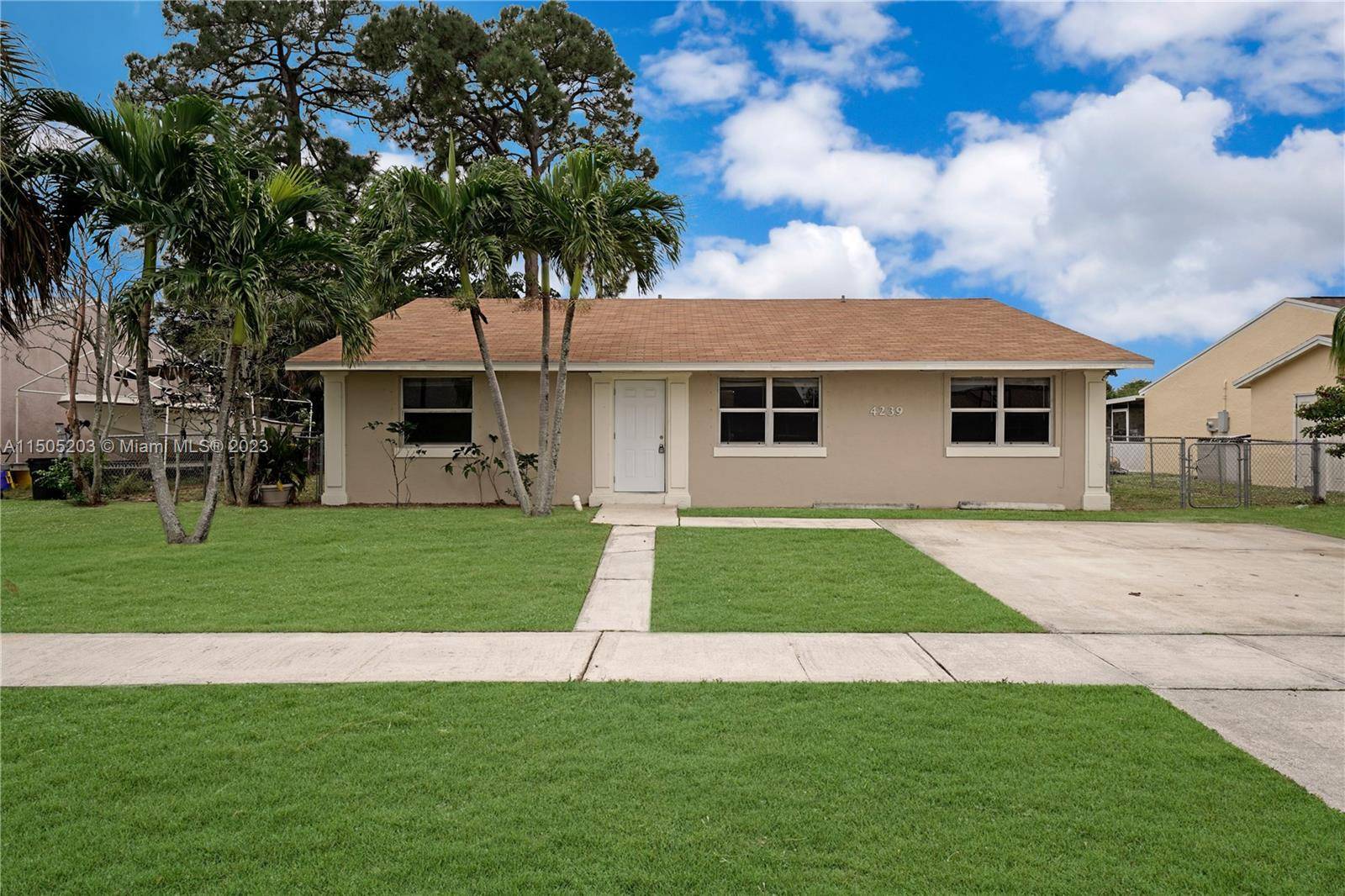 Green Acres, FL 33463,4239 Centurian Cir