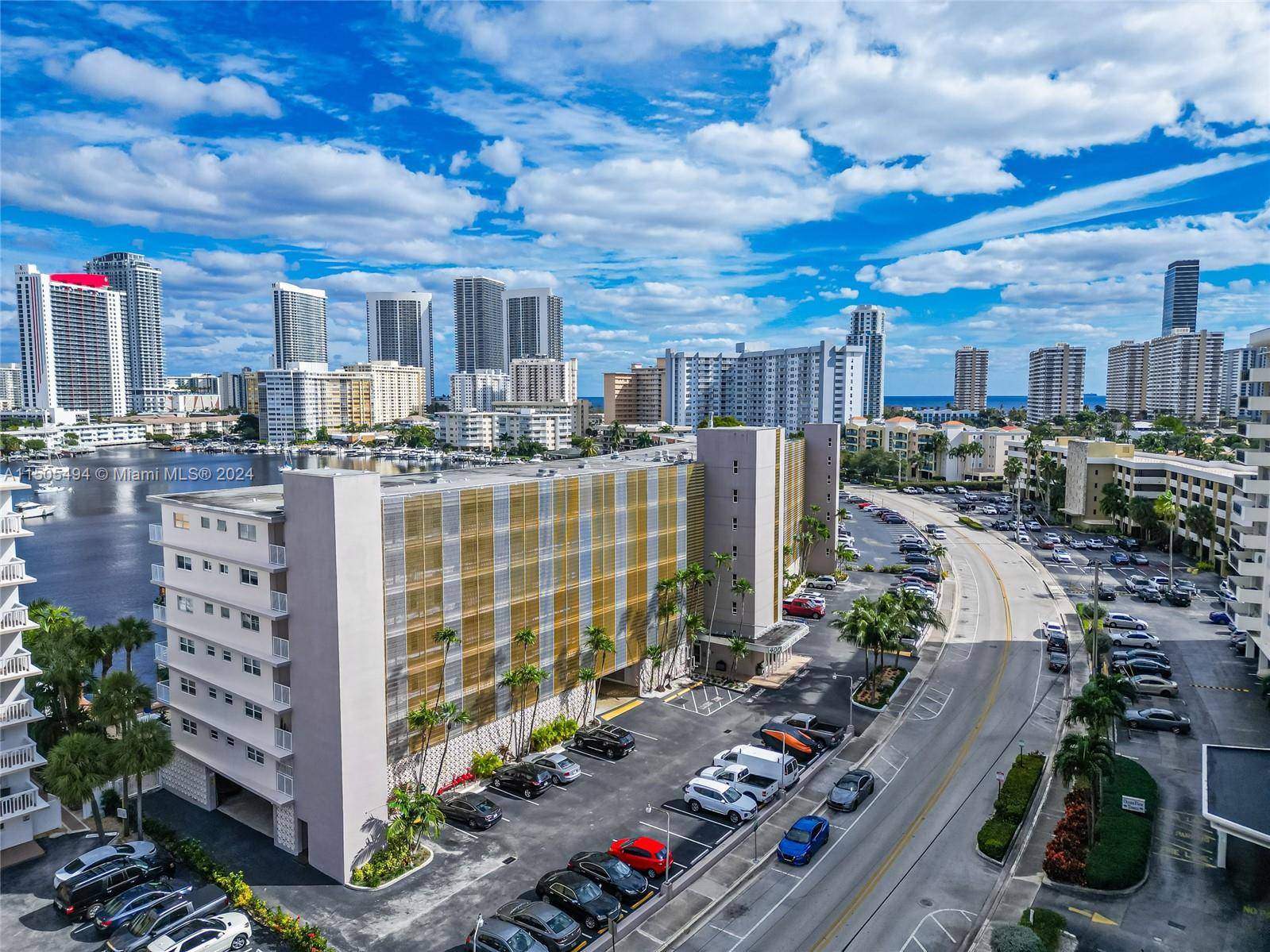 Hallandale Beach, FL 33009,400 Golden Isles Dr #47