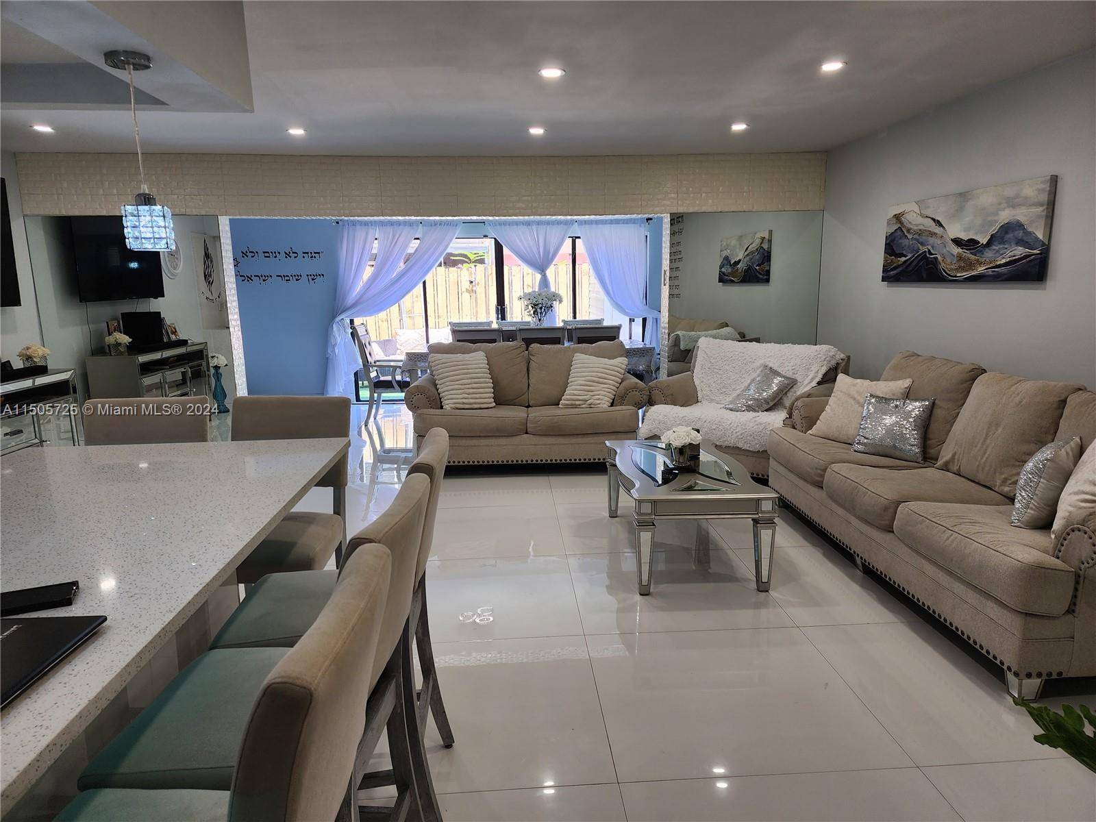 Hollywood, FL 33021,3301 Simms St #12B