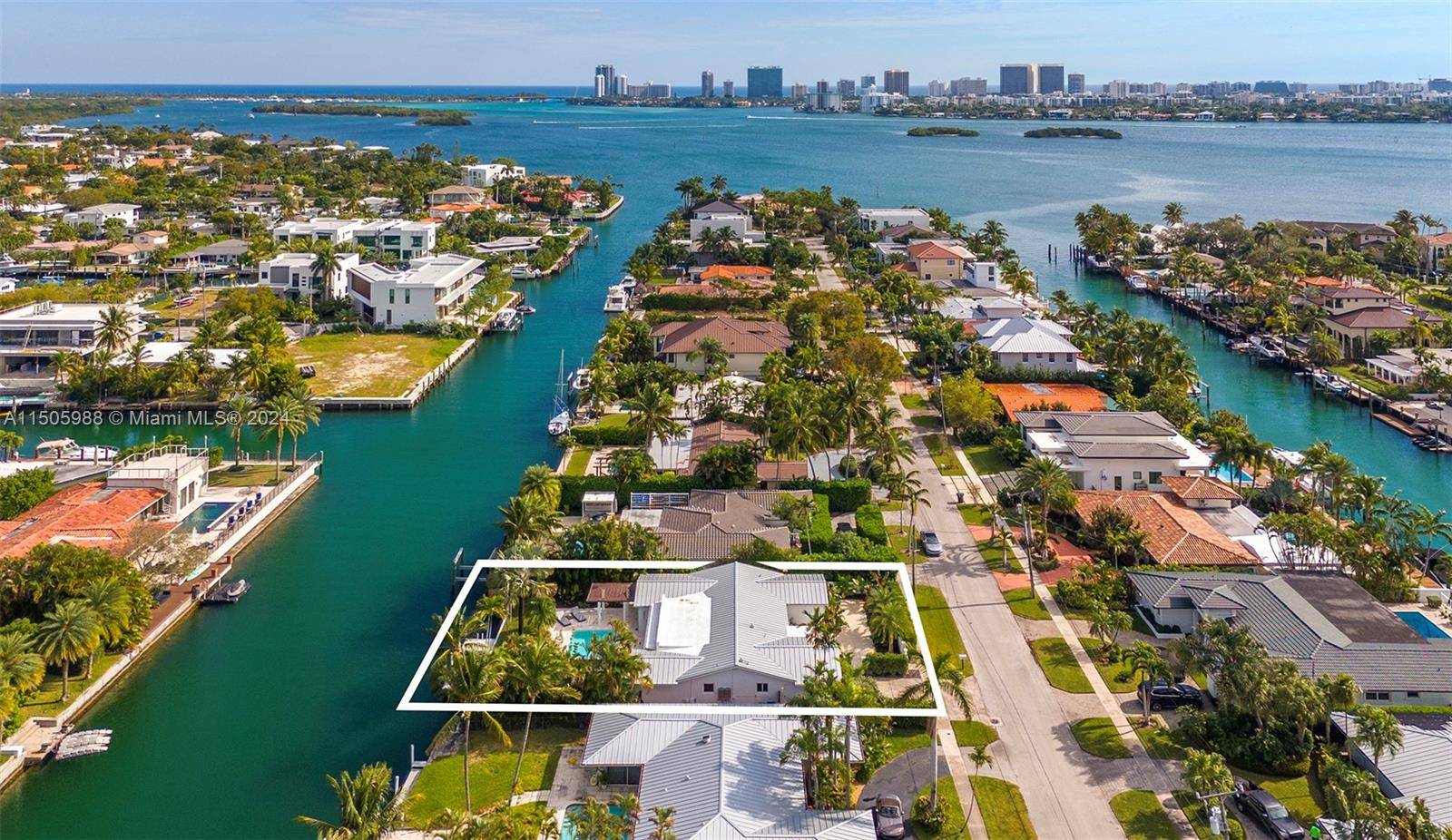 North Miami, FL 33181,2273 Bayview Ln